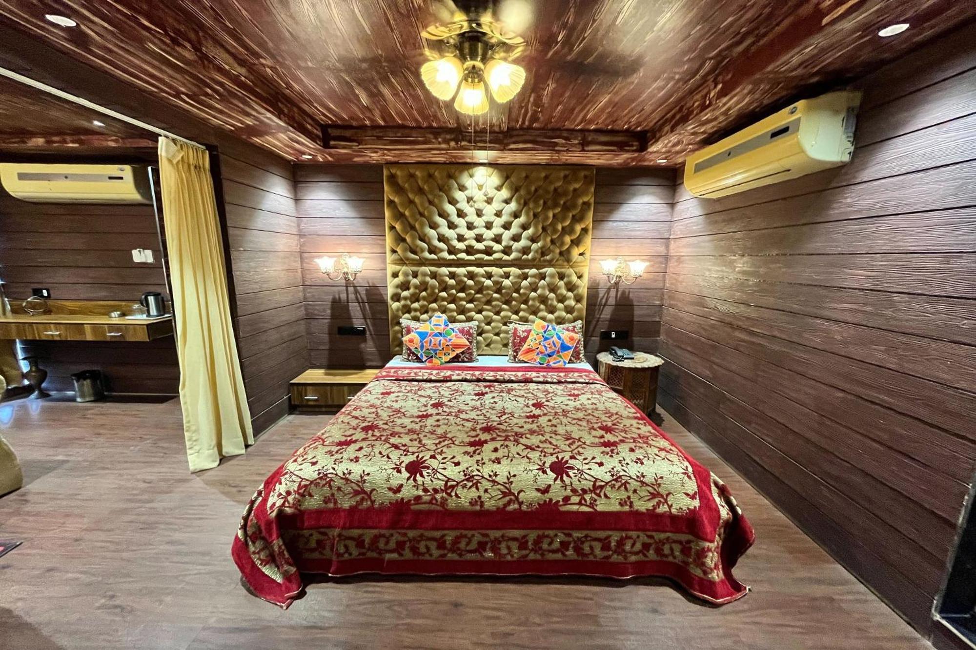 Hotel Shailly Inn アーメダバード エクステリア 写真