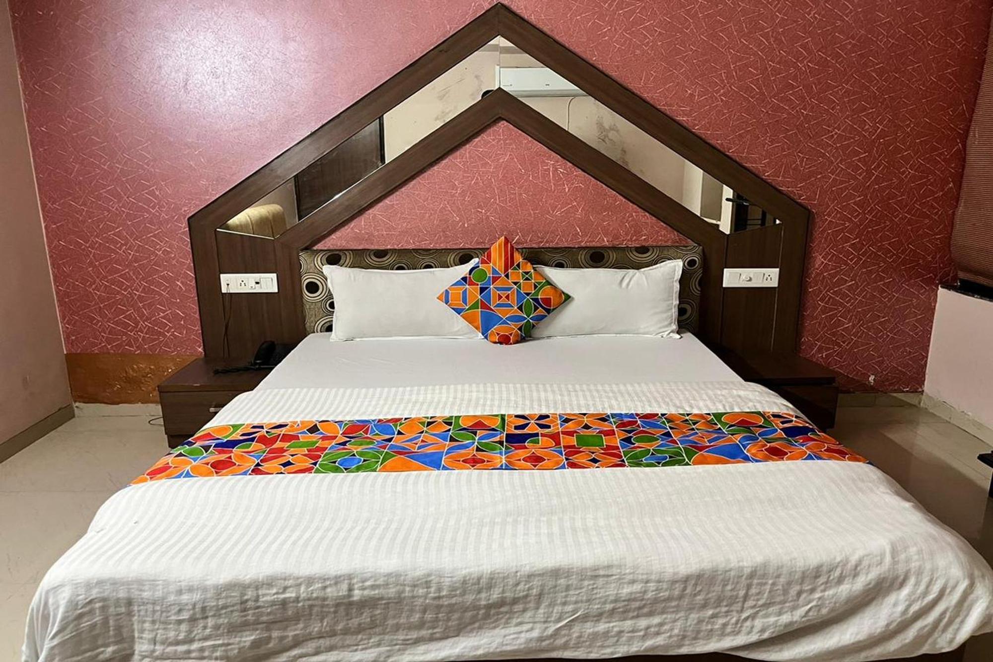 Hotel Shailly Inn アーメダバード エクステリア 写真