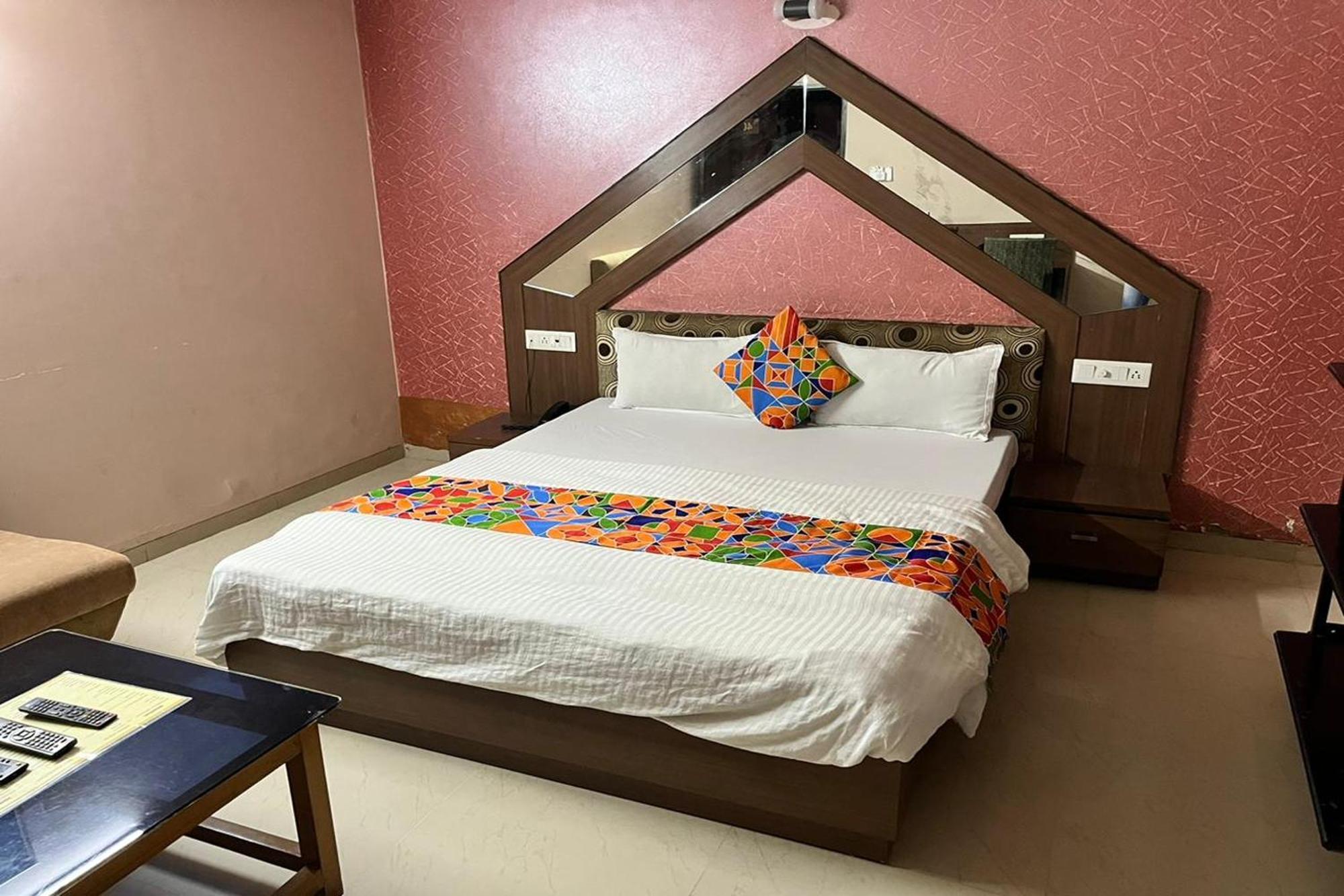Hotel Shailly Inn アーメダバード エクステリア 写真