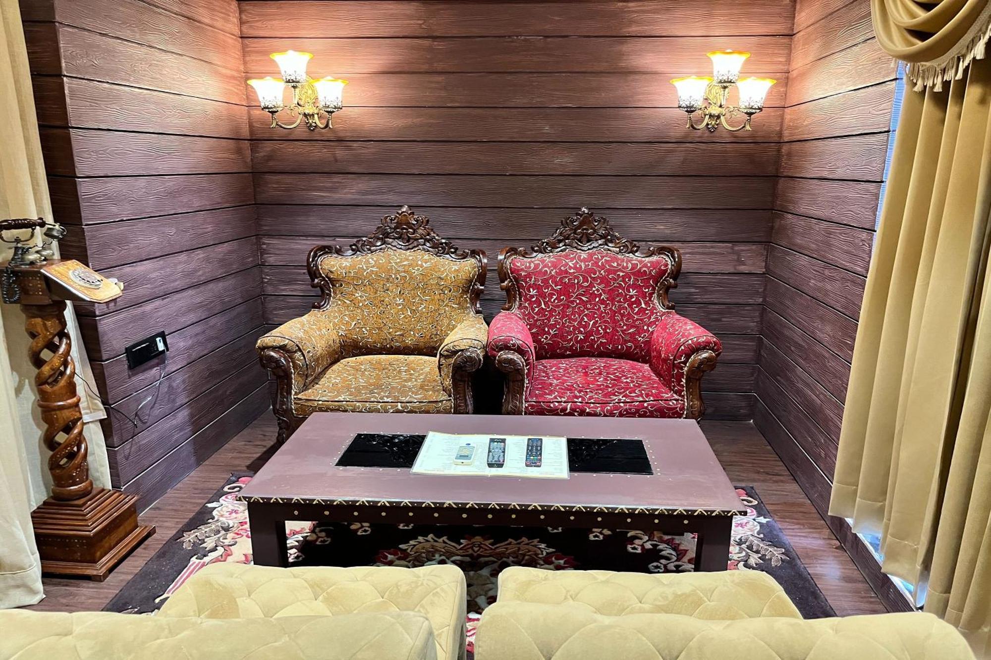 Hotel Shailly Inn アーメダバード エクステリア 写真